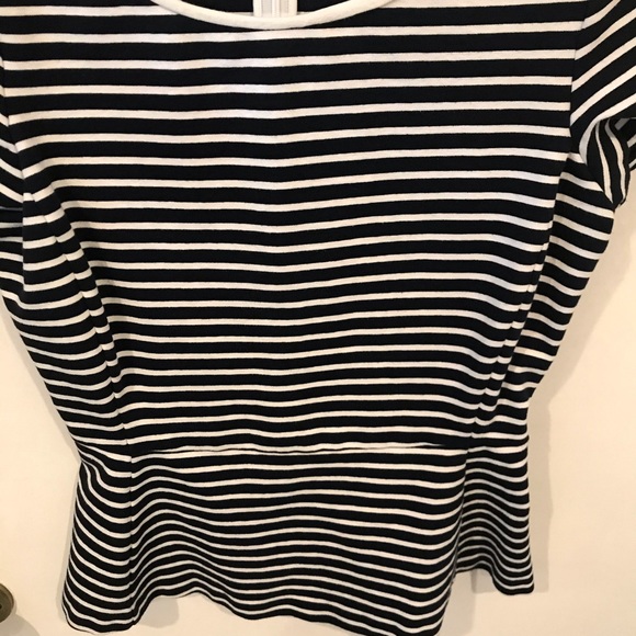 DONATED Theory Panna top Navy and white peplum knit - Picture 4 of 5